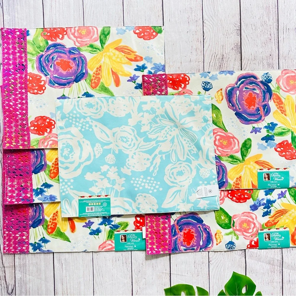 Pioneer Woman Celia Lace Reversible Placemats NEW (6)